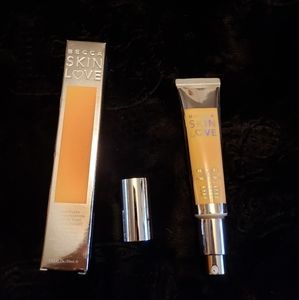 Becca Skin Love Weightless Blur foundation